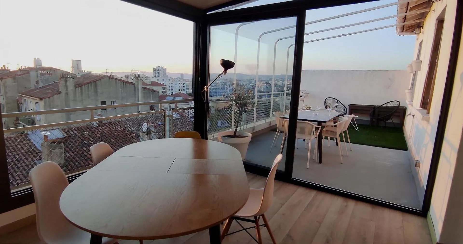 Le Rooftop De La Belle De Mai - T3 60M2 Avec Vue Marseille 0*,